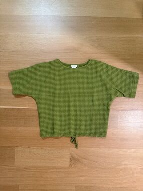 Curator SF Textured Top in Olive Green